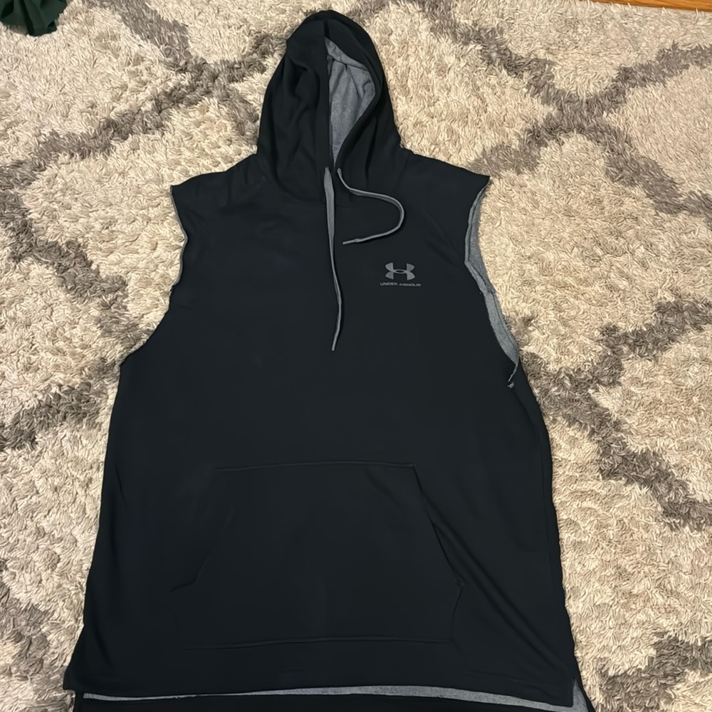 Under armour work put hoodie T shirt